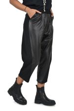 Black baggy cropped sweatpants - Image 3