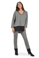 Oversized top with assorted cigarette pants - Image 2