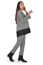 Oversized top with assorted cigarette pants - Image 3