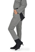 Oversized top with assorted cigarette pants - Image 4
