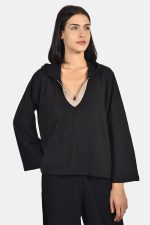 Κροπτ φαρδιά μπλούζα με κουκούλα με τρέσα στο ντεκολτέ