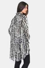 Ασπρόμαυρη oversized πουκαμίσα από ζωρζέτα - Image 3