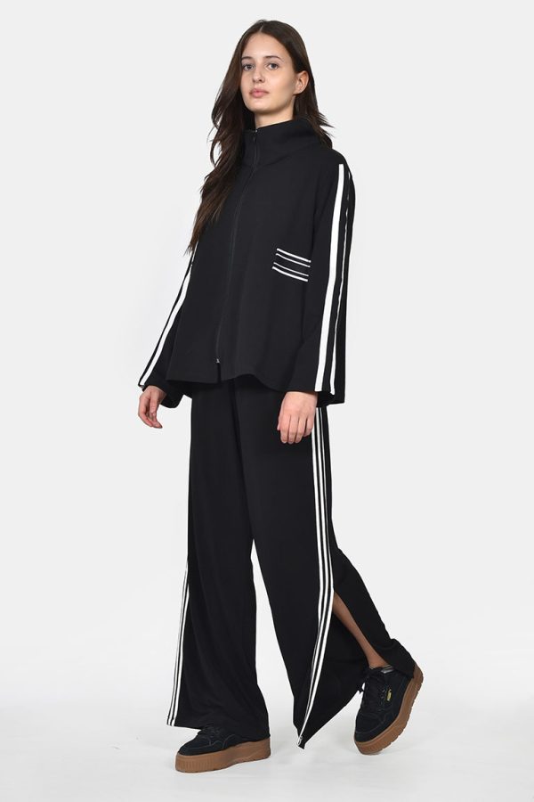 Μαύρο ελαστικό παντελόνι με ριγέ τρέσες και σκίσιμο